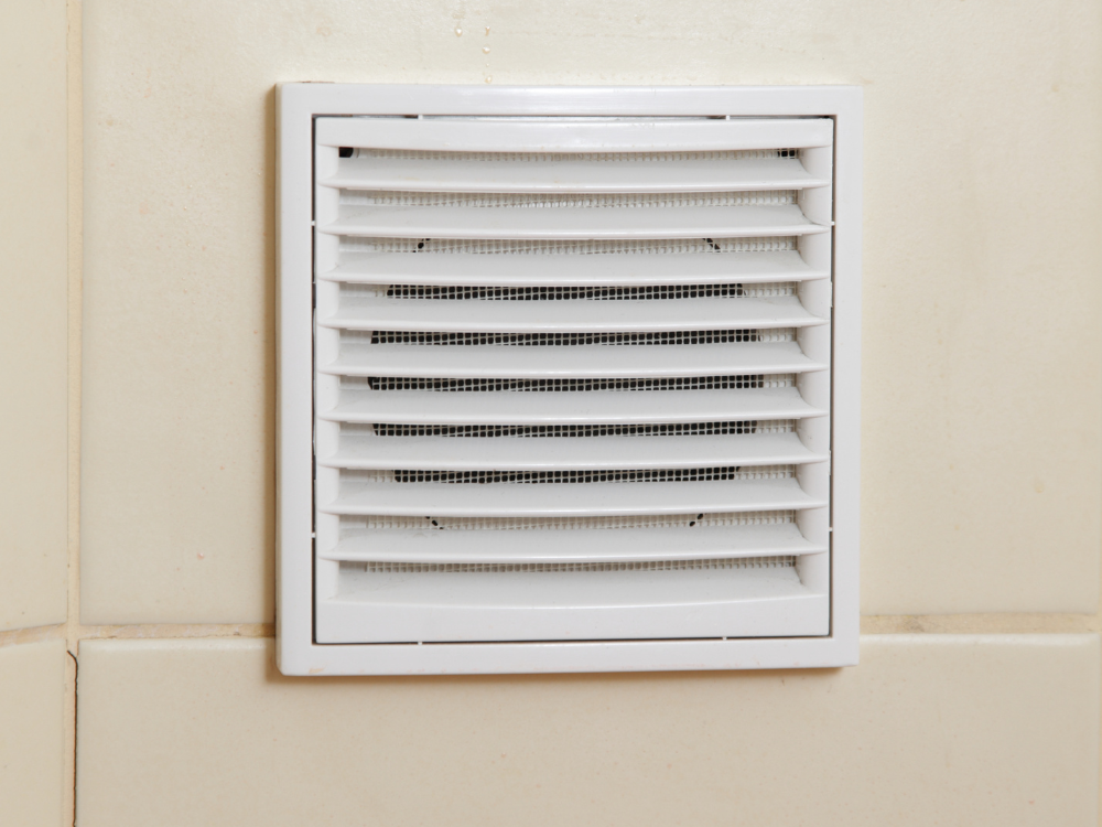Ventilátory do koupelny: Jak vybrat správný model pro odvod vlhkosti a tichý provoz