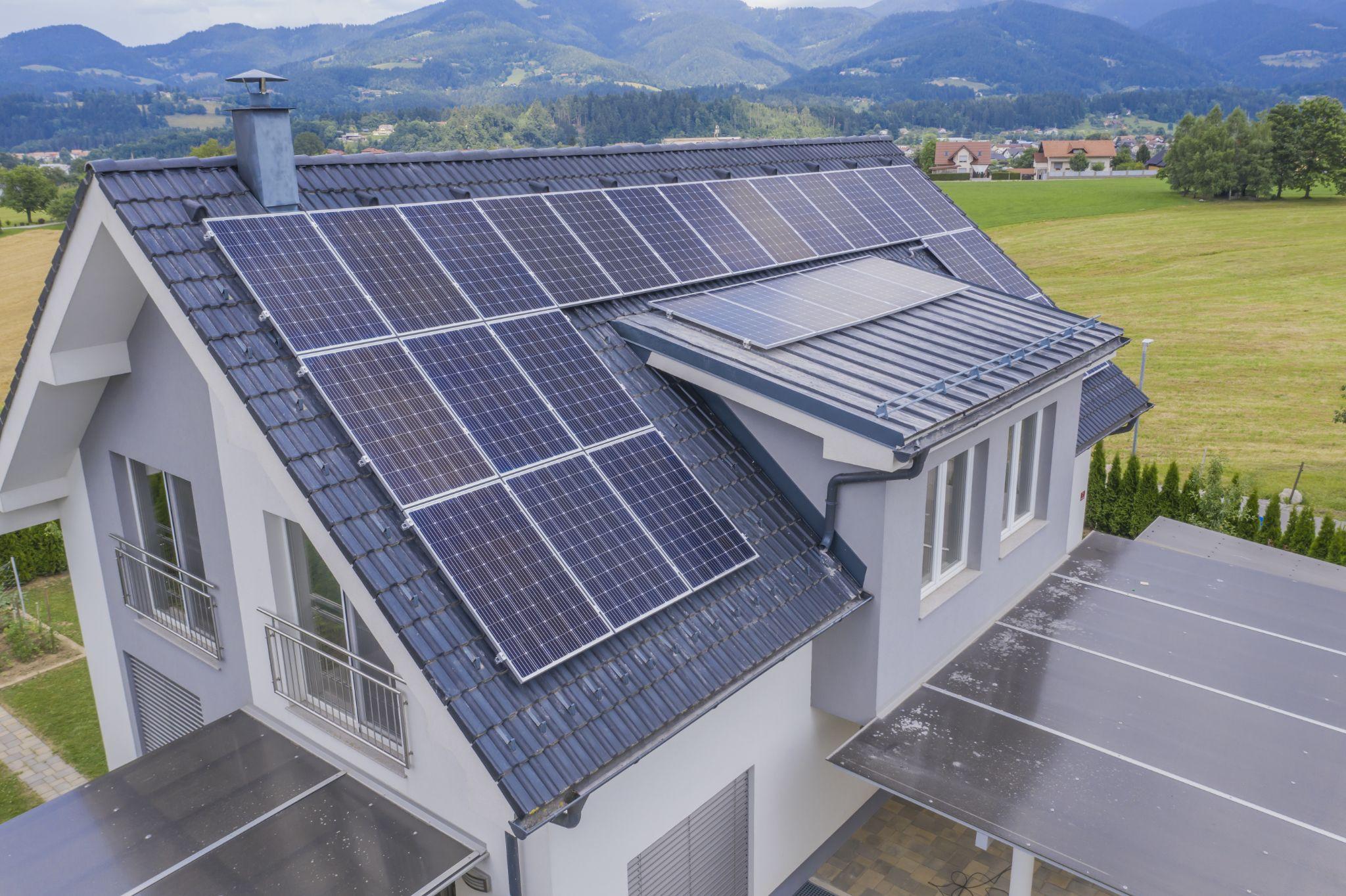 Typy fotovoltaických systémov pre rodinné domy 