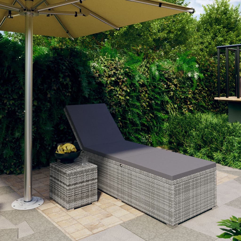 E-shop Multidom Záhradné ležadlo s vankúšom a čajovým stolíkom sivé polyratanové
