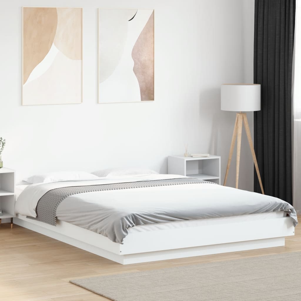 E-shop Multidom Posteľný rám s LED svetlami biely 135x190 cm kompoz. drevo