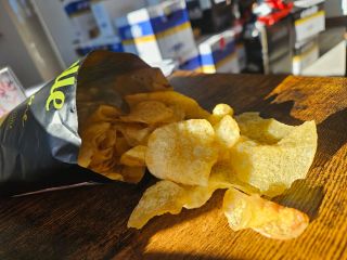 🔝El Valle Supreme. Velké extra křupavé lupínky jemně dochucené solí. Pouze slunečnicový olej. Smažené při nižších...