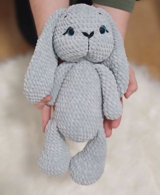 Hebký zajíček, který si získá srdce na první dotek. 🐰příze s certifikací pro děti do 3 let 🐰antialergenní výplň...