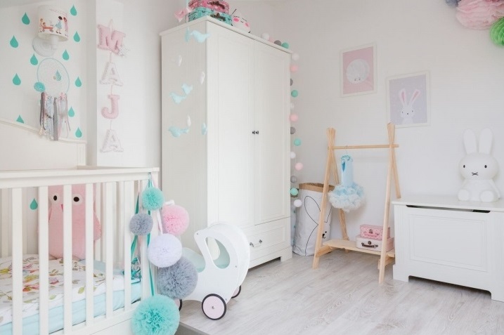Ako zariadiť detskú izbu pre najmenších?