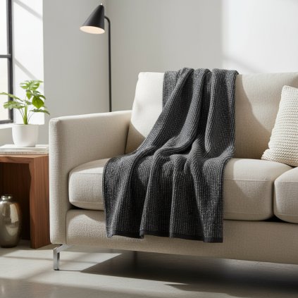 deka d91 jantarova cierna 200 x 220 cm na gauci