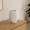keramicka vaza riso 4 biela 18 x 9 x 26 cm v interieri