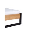 dizajnova masivna postel lk372 detail kovovy ram