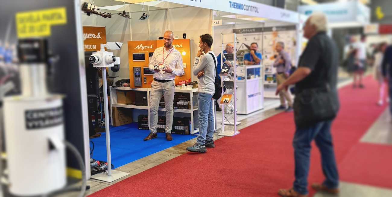 Elvix stand at an event