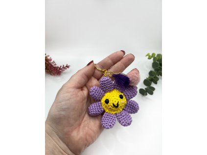 háčkovaná klíčenka - kytička