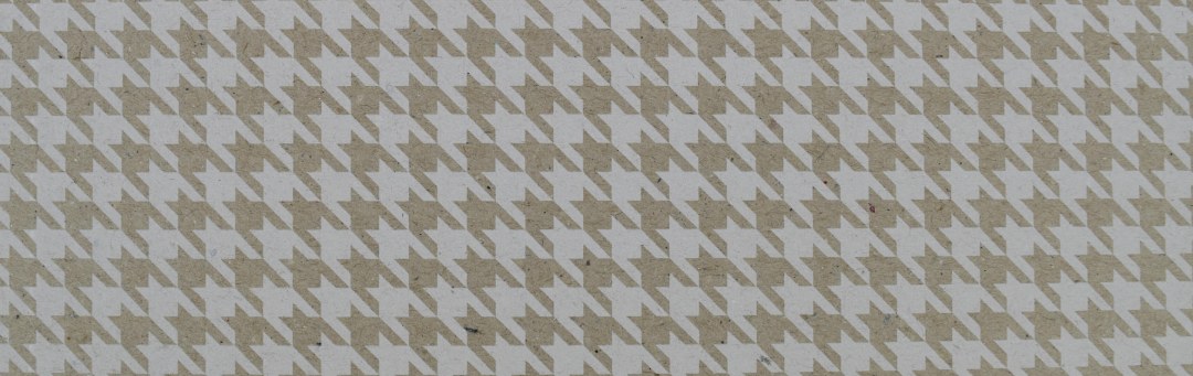 biela-kohutia-stopa-podlozky-503-emba.shop