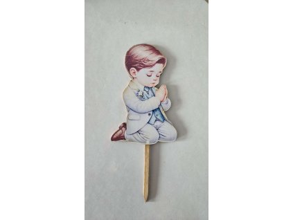 Drevený zápich prijímanie chlapček modlitba