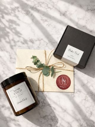 ✨ Když se spojí kvalitní péče od @kbbeautycz a jedinečná vůně od Ember Touch, vznikne dokonalý dárek, který mluví za vše...