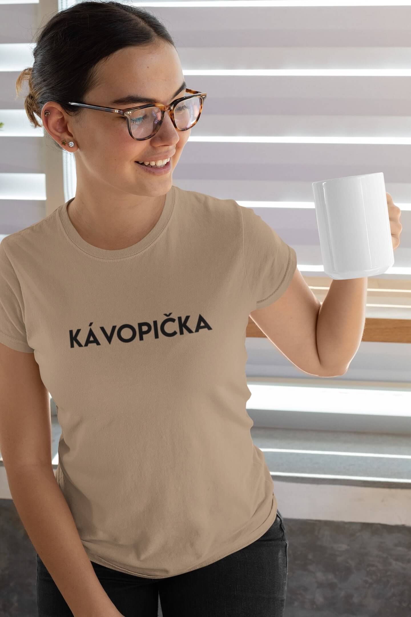 Levně Dámské tričko Kávopička Barva: Písková
