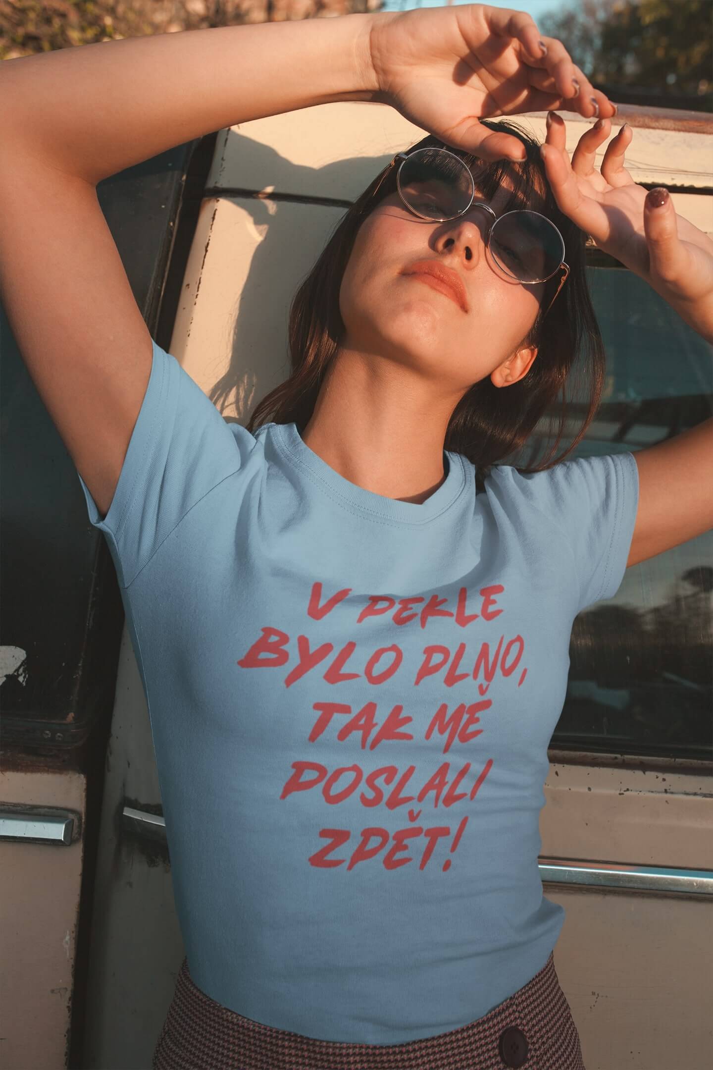Dámské tričko V pekle bylo plno Barva: Světlemodrá, Velikost: L