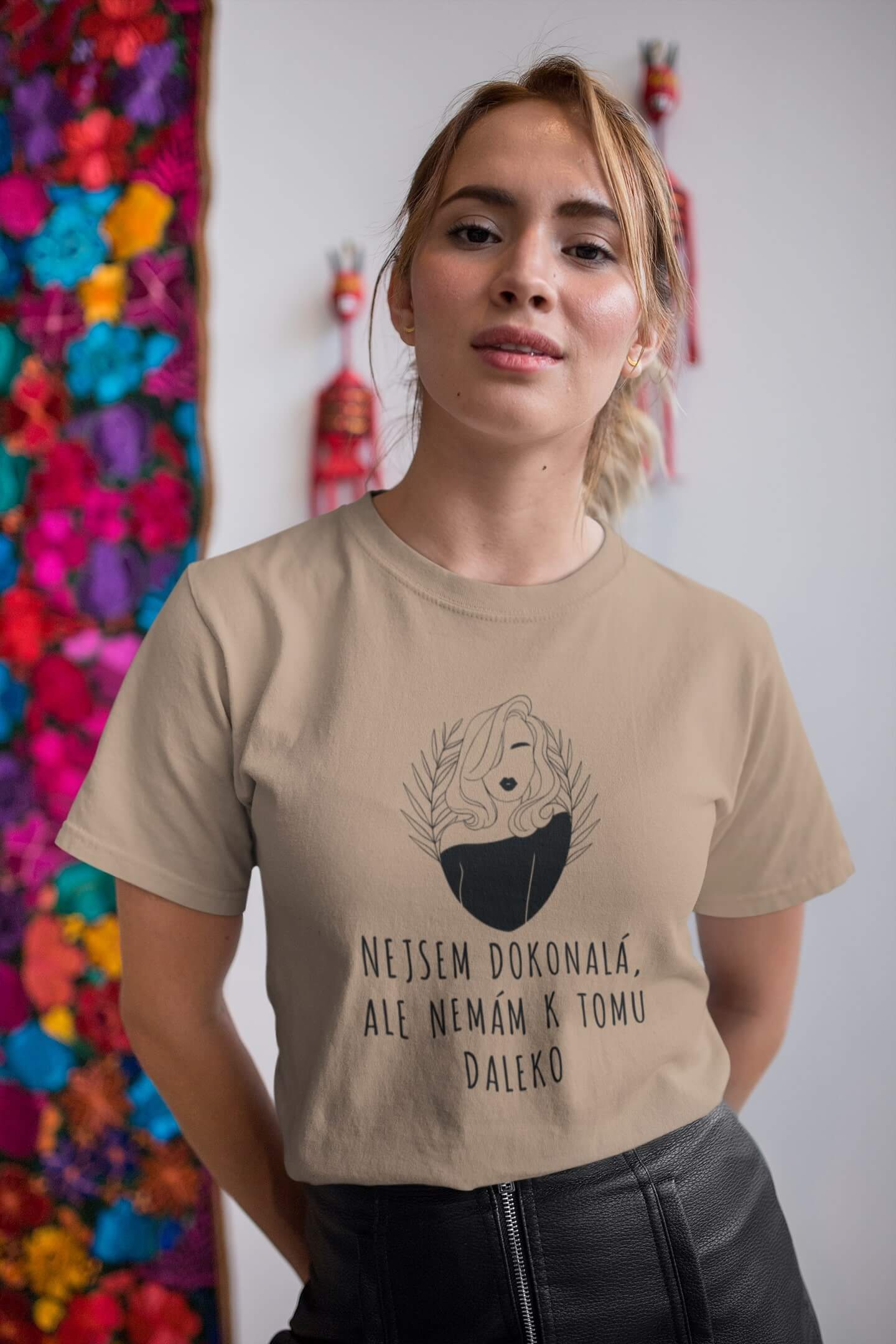 Dámské tričko Nejsem dokonalá Barva: Písková, Velikost: L