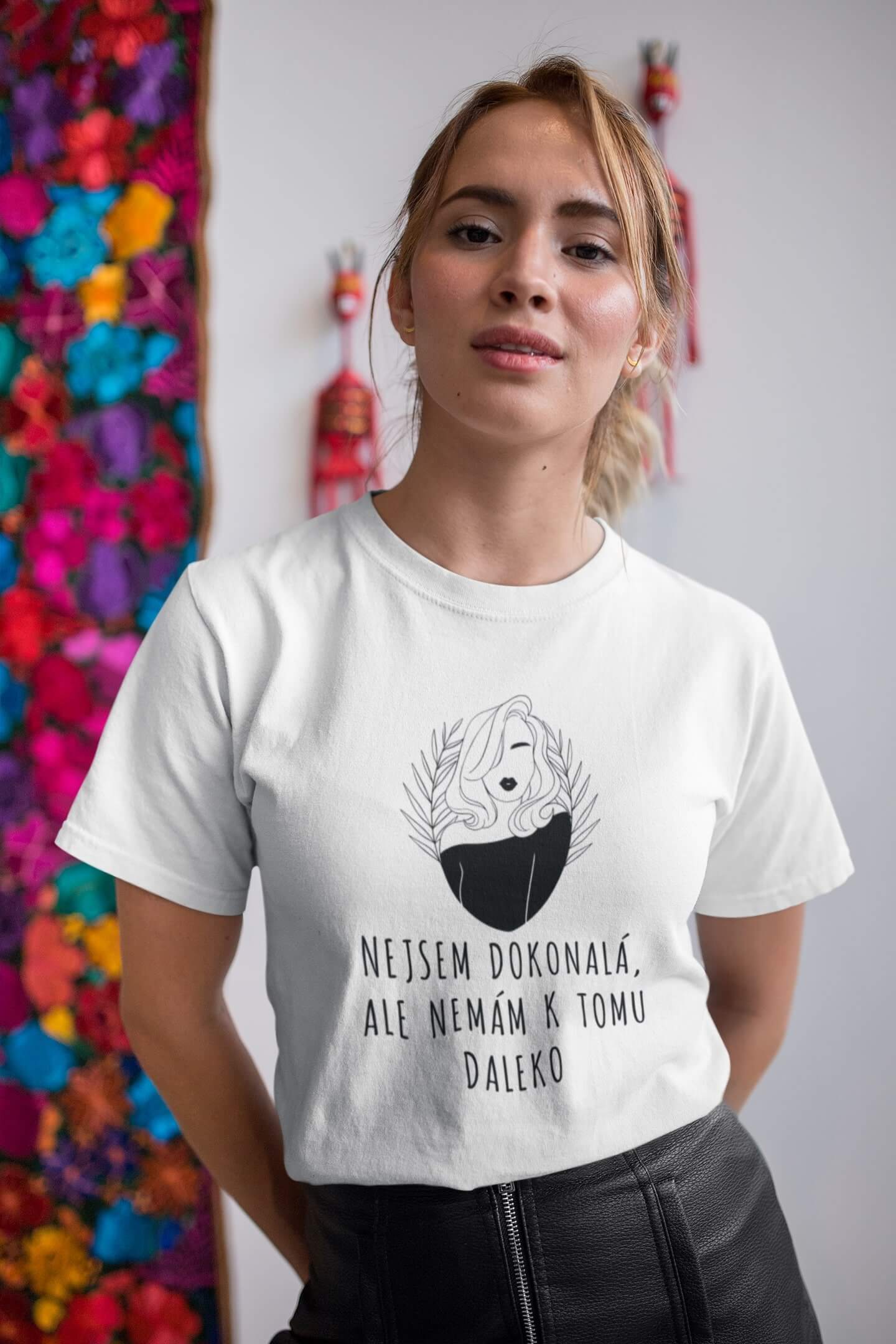 Levně Dámské tričko Nejsem dokonalá Barva: Bíla