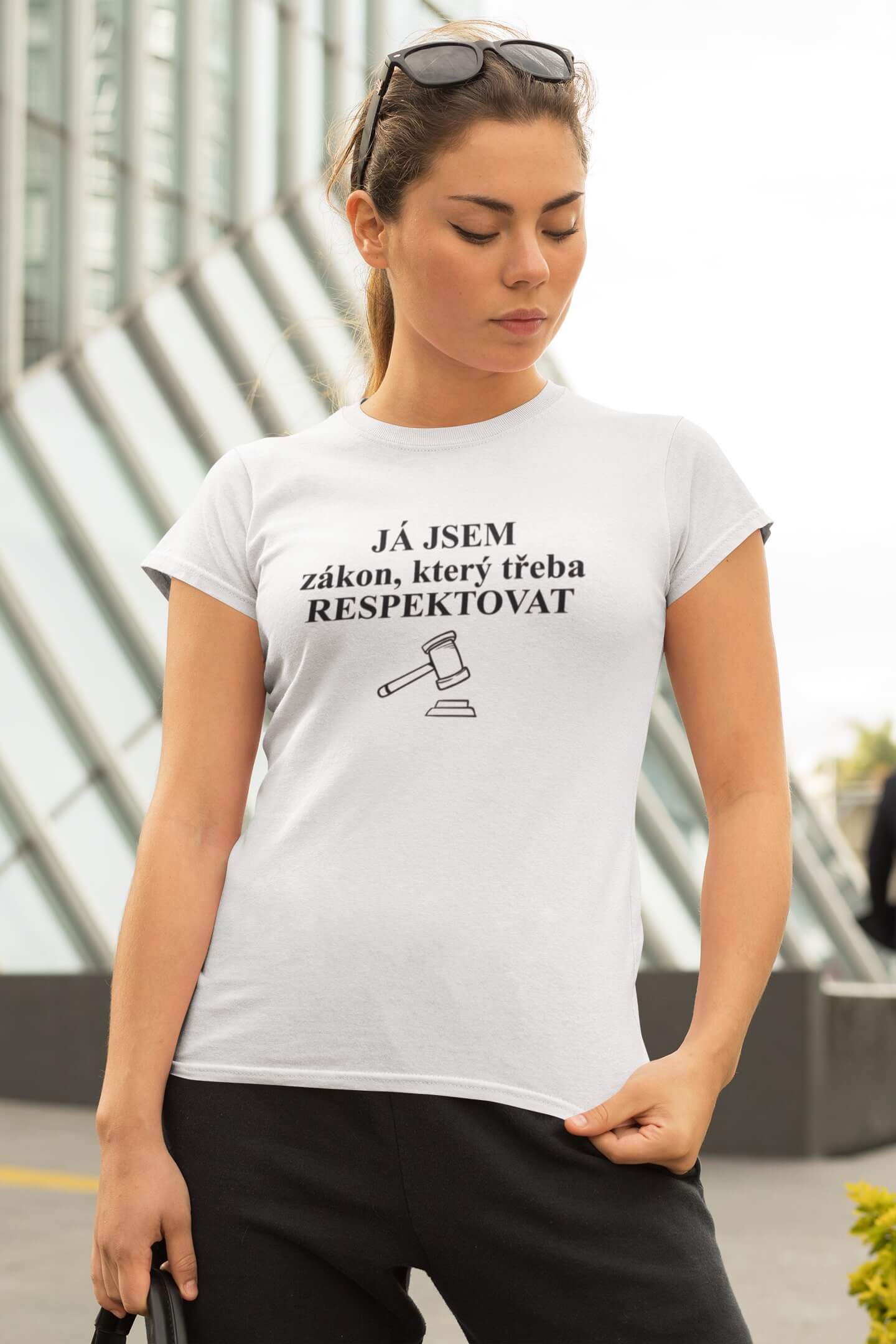 Levně Dámské tričko Já jsem zákon Barva: Bíla
