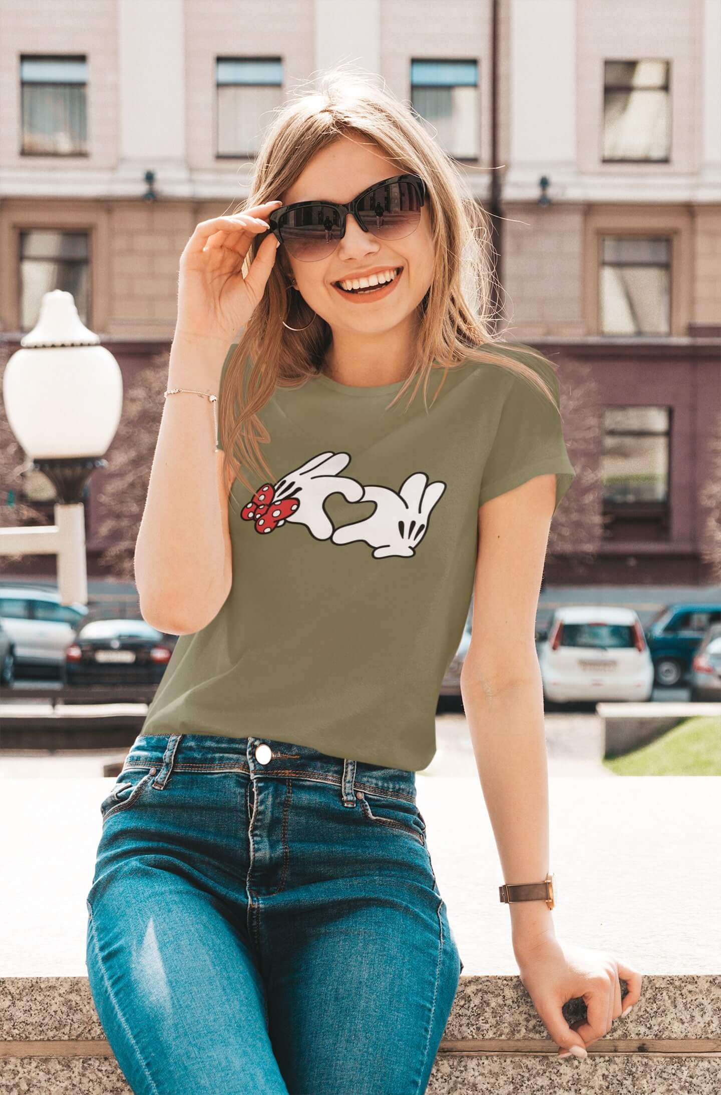 Dámské tričko Ruky Minnie Barva: Svetlá khaki, Velikost: XL