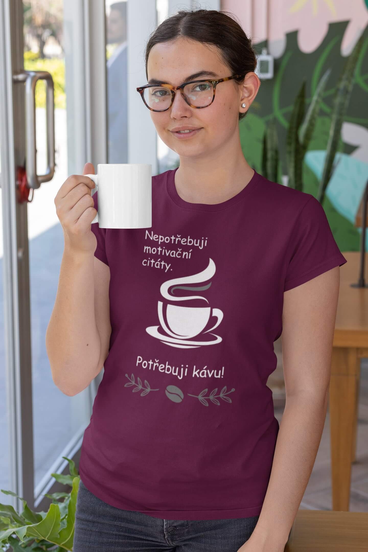 Dámské tričko Potřebuji kávu Barva: Fuchsiová, Velikost: 2XL