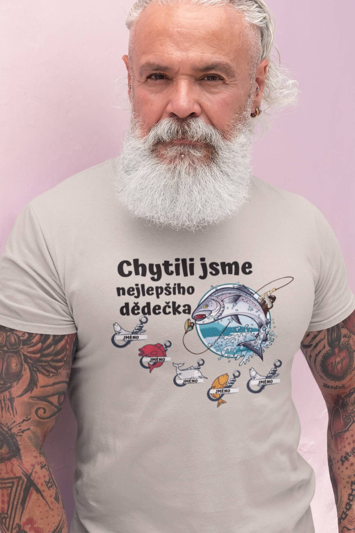Šedá