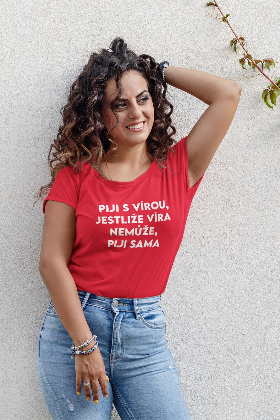 Levně Dámské tričko Piji s Vírou Barva: Červená