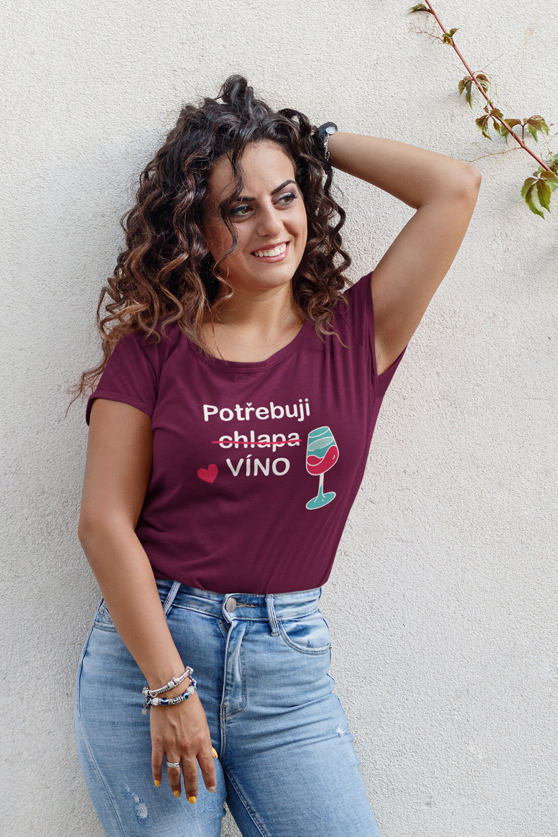 Dámské tričko Potřebuji vínko Barva: Fuchsiová, Velikost: 2XL