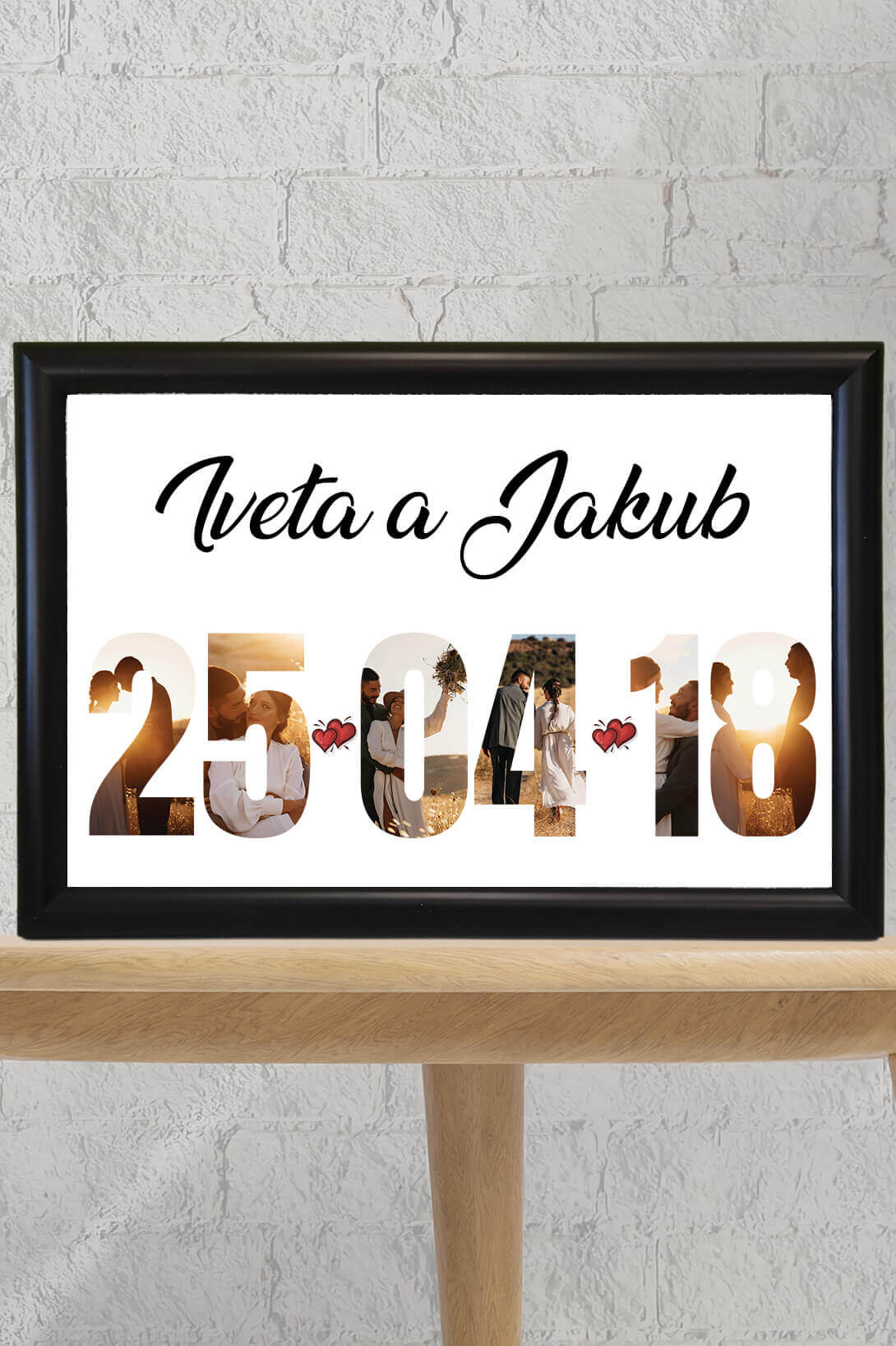 Fotokoláž s datem Barva: Černá