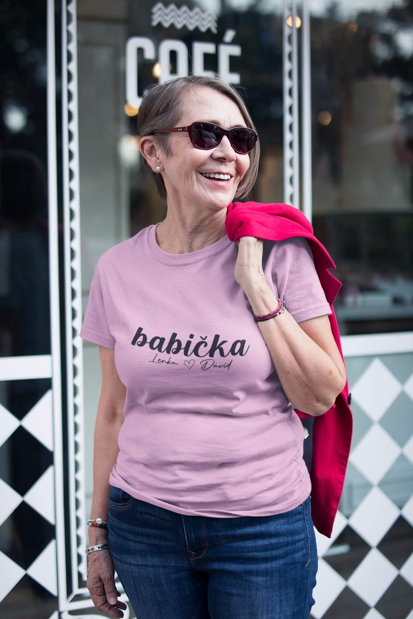 Dámské tričko Babička se jmény dětí Barva: Ružová