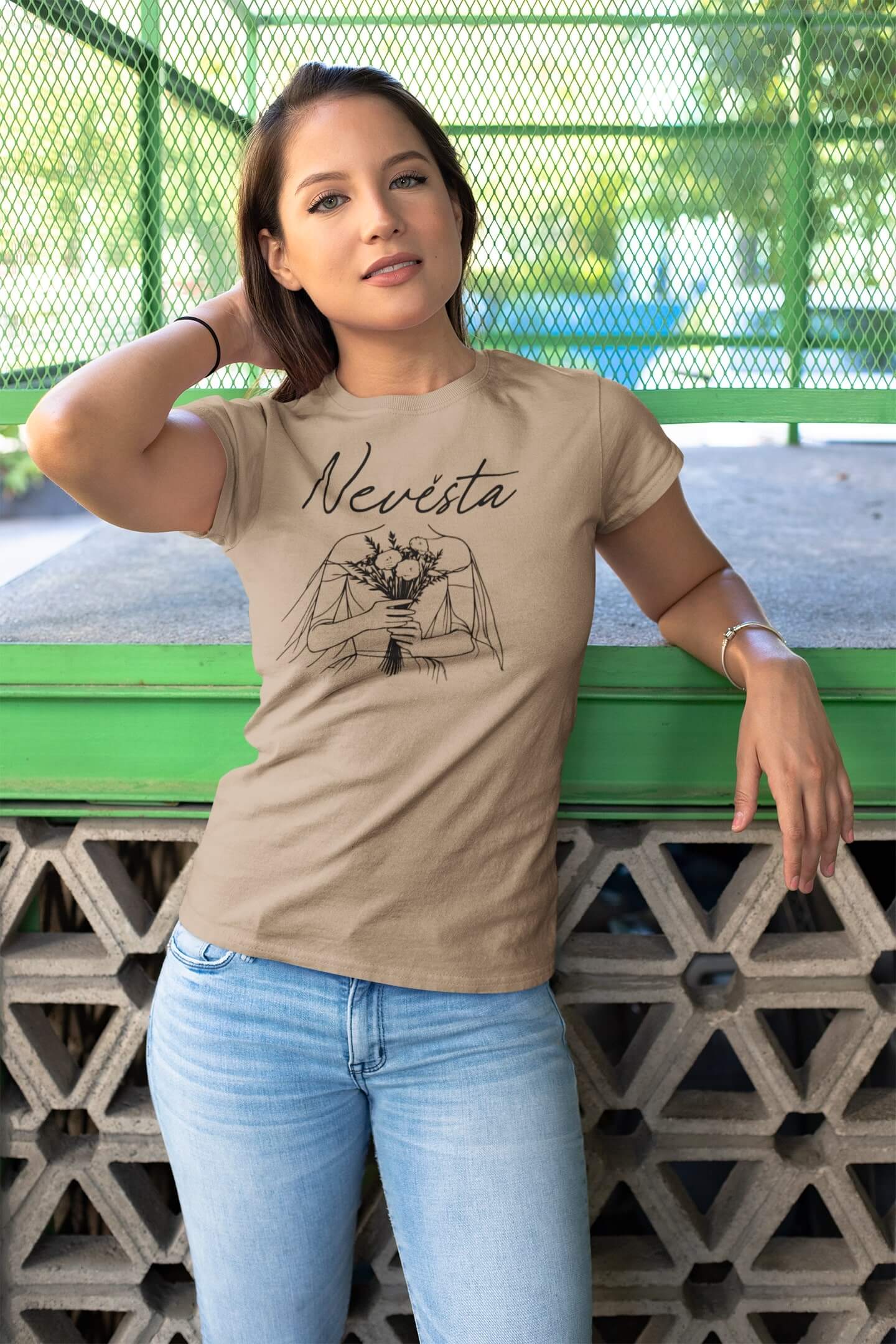 Dámské tričko Nevěsta Barva: Písková, Velikost: 2XL