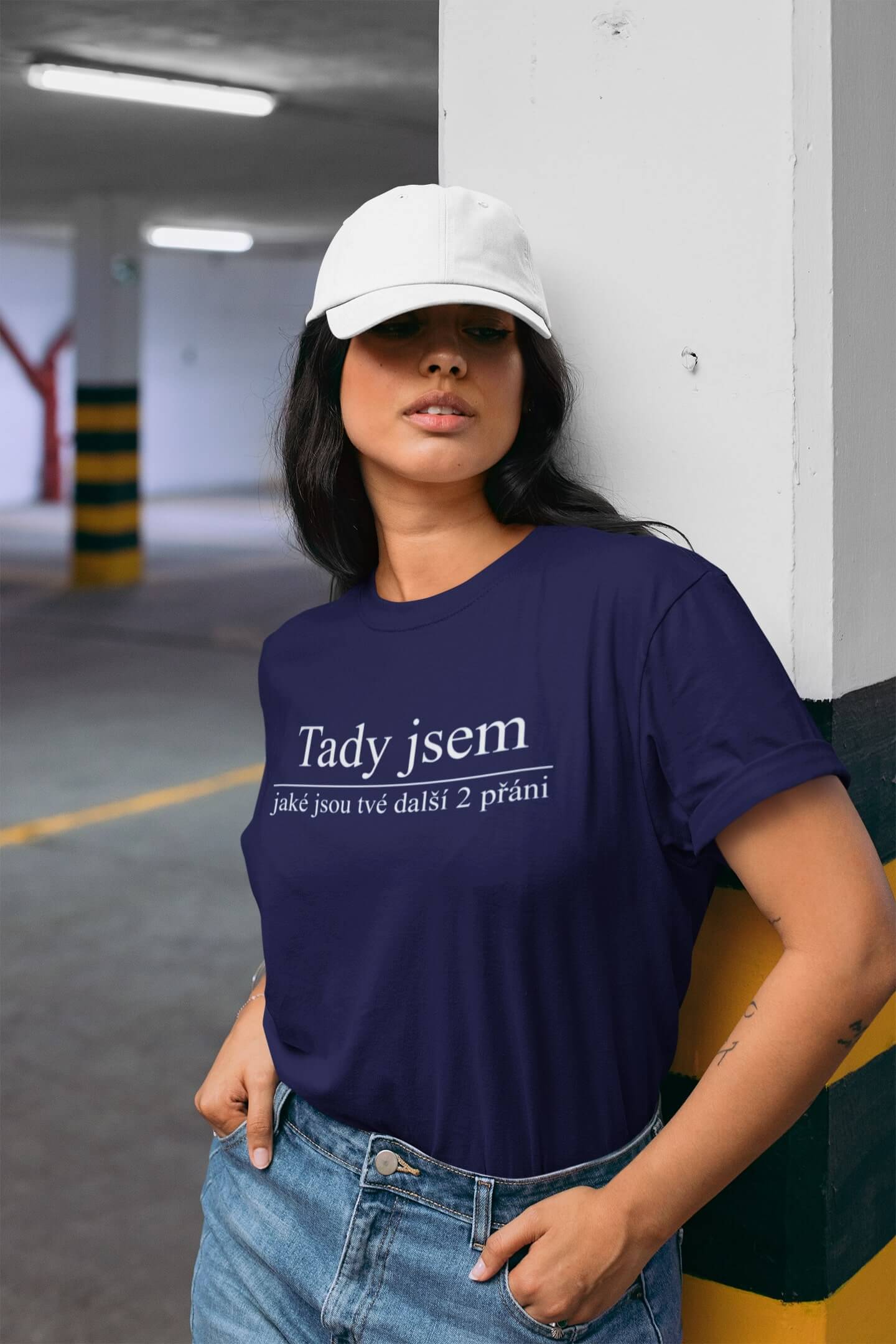Levně Dámské tričko Tady jsem Barva: Půlnoční modrá