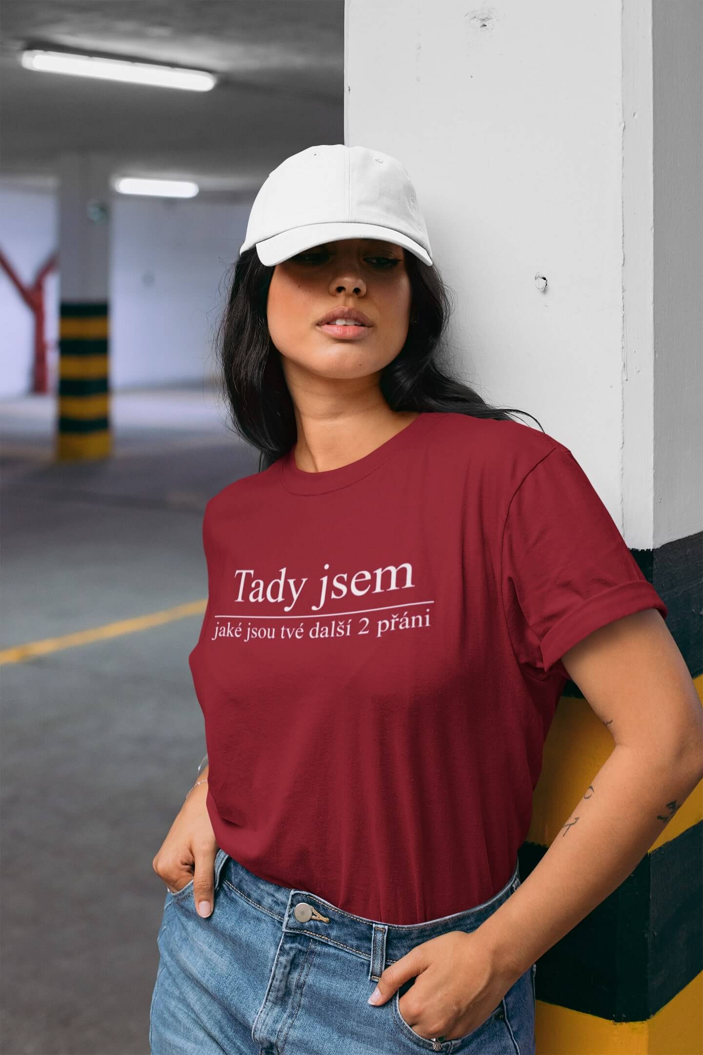 Dámské tričko Tady jsem Barva: Marlboro červená, Velikost: 2XL