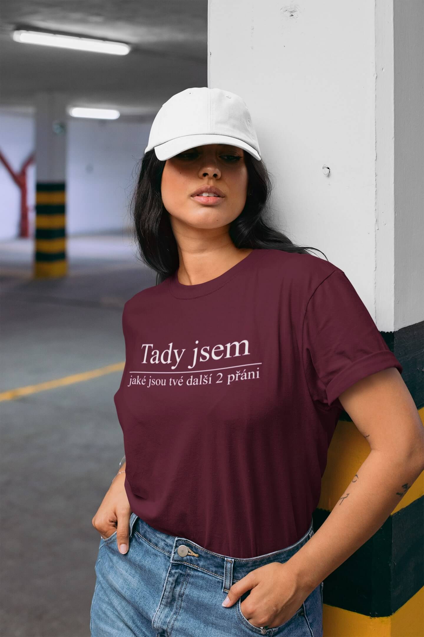 Dámské tričko Tady jsem Barva: Fuchsiová, Velikost: L