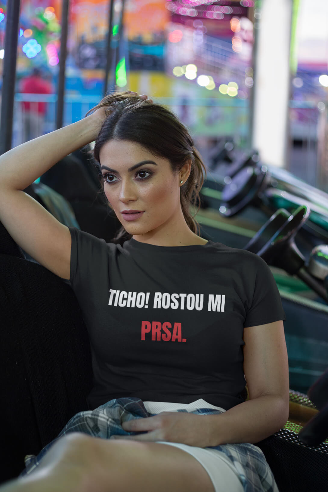 Levně Dámské tričko Prsa Barva: Černá
