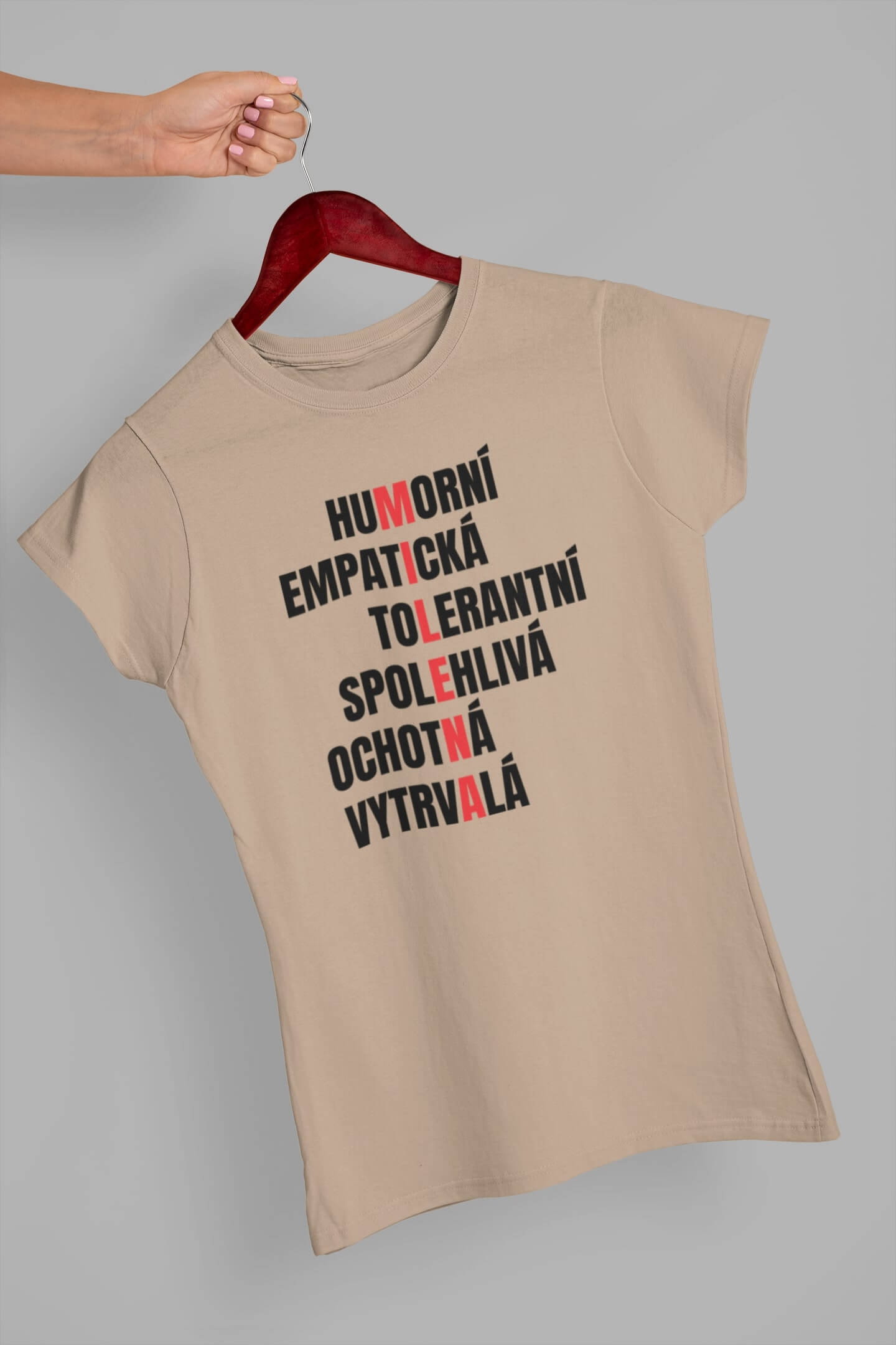 Béžová