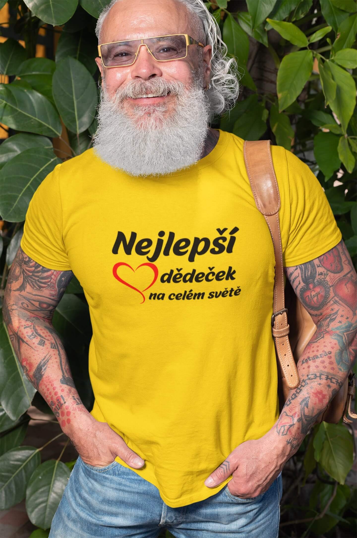 Žlutá