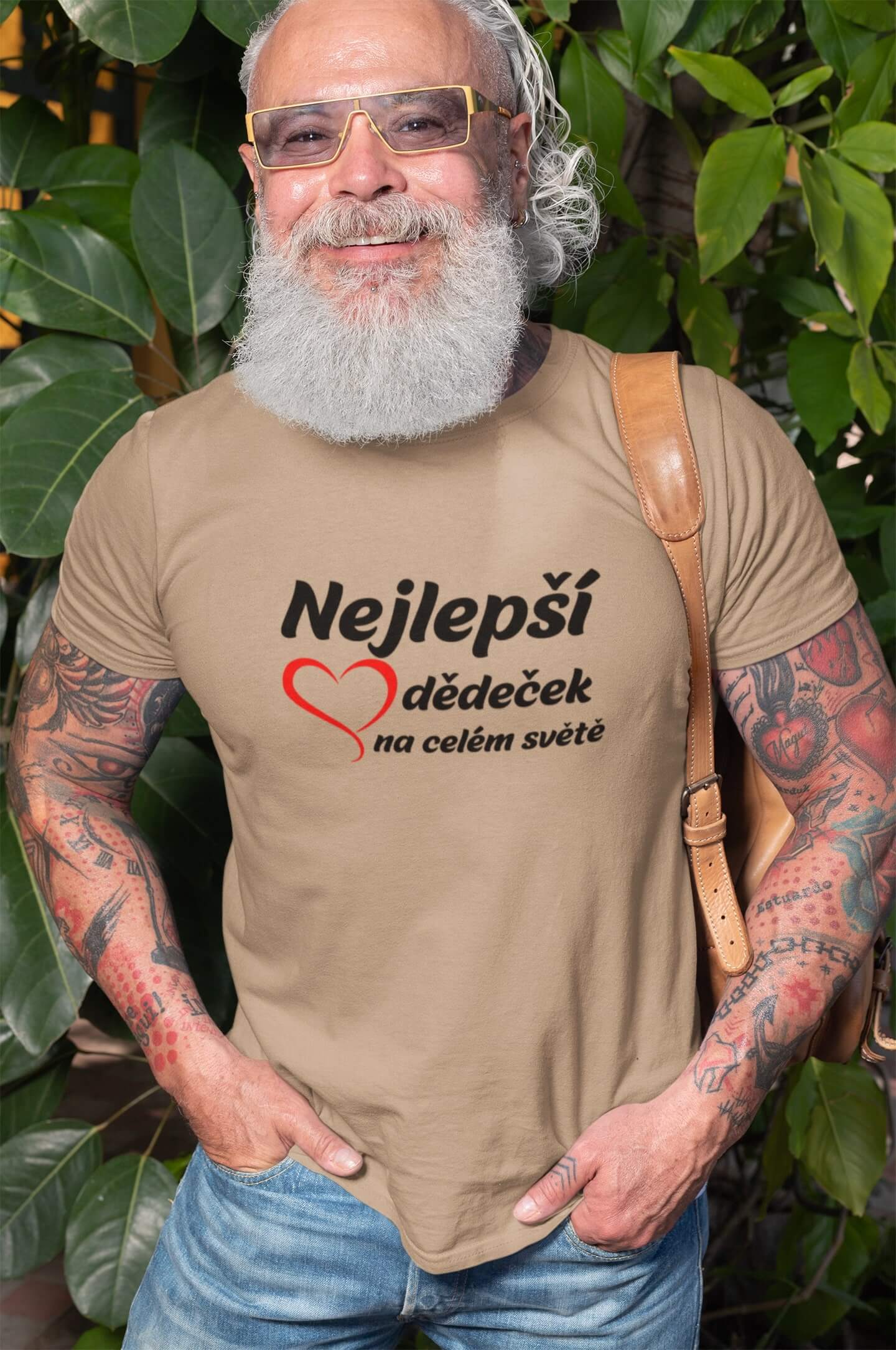 Béžová