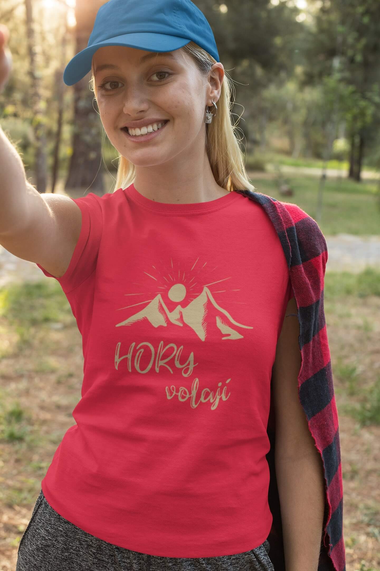 Dámské tričko Hory volají Barva: Červená