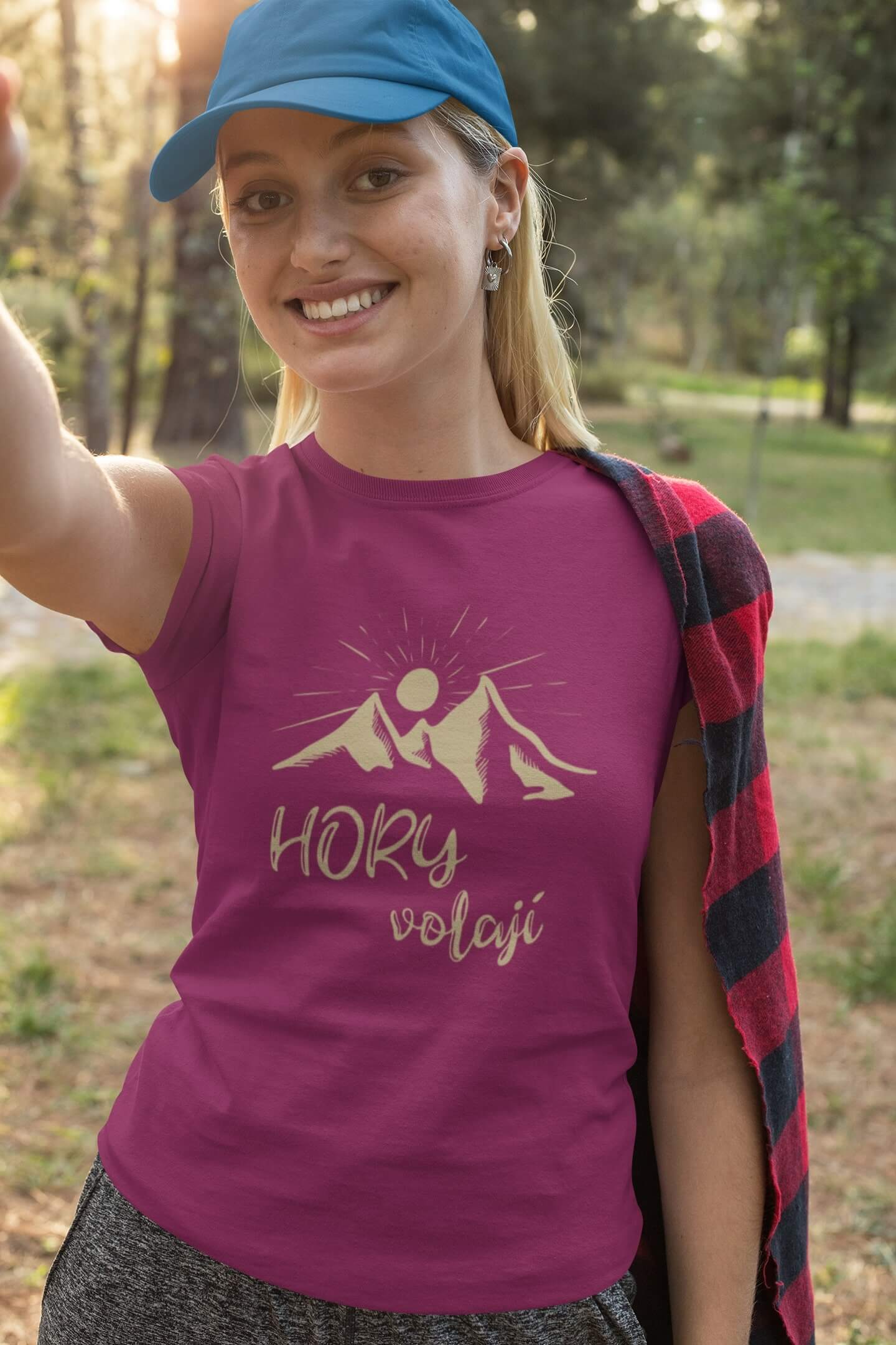 Dámské tričko Hory volají Barva: Fuchsiově červená