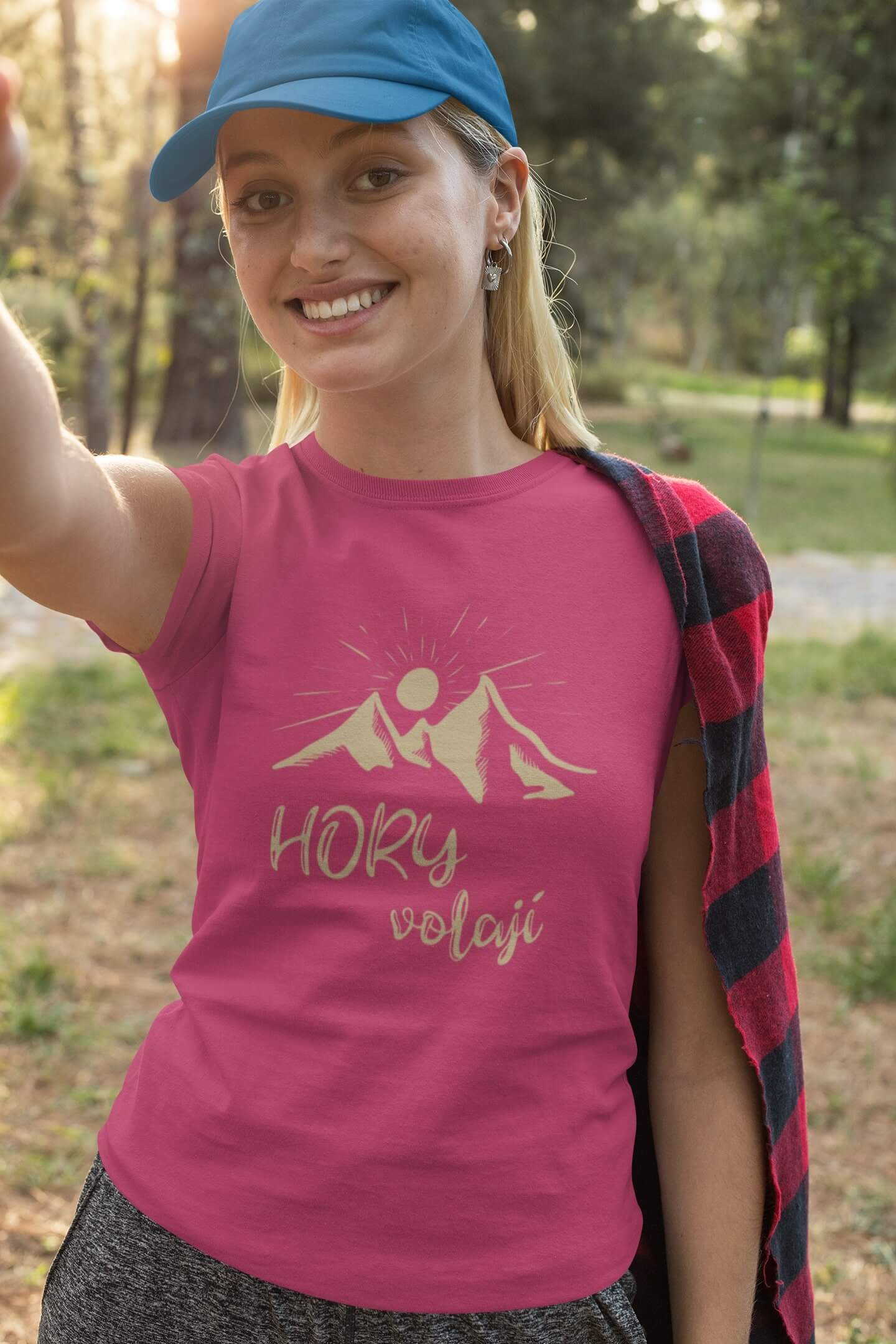 Dámské tričko Hory volají Barva: Purpurová