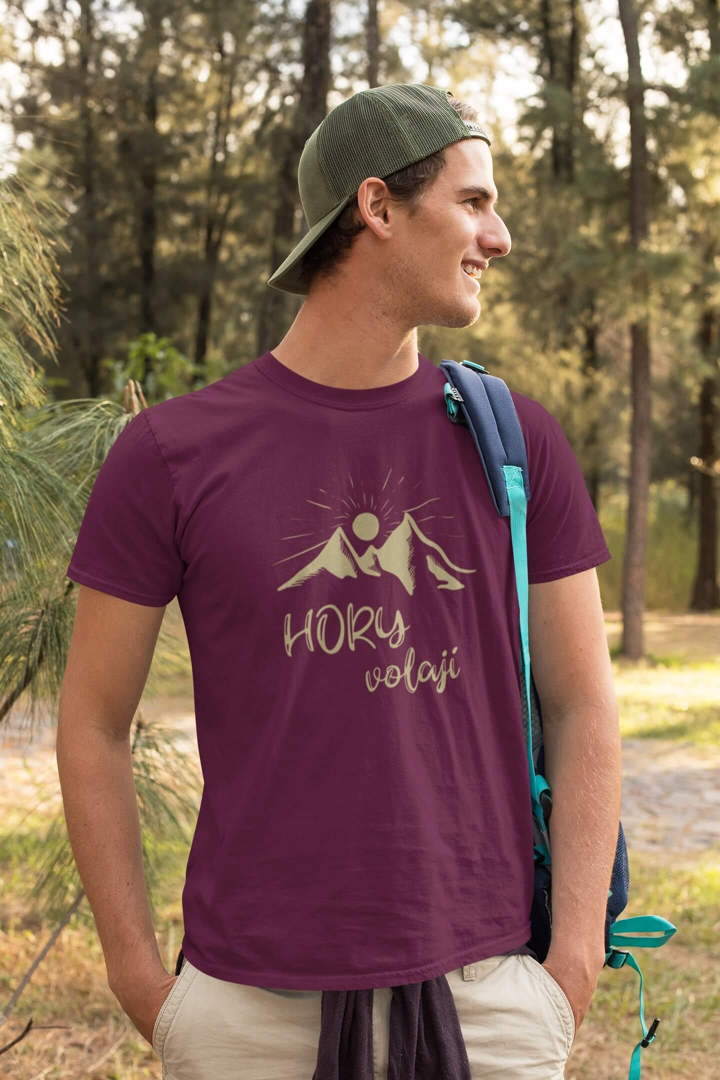 Pánské tričko Hory volají Barva: Fuchsiová