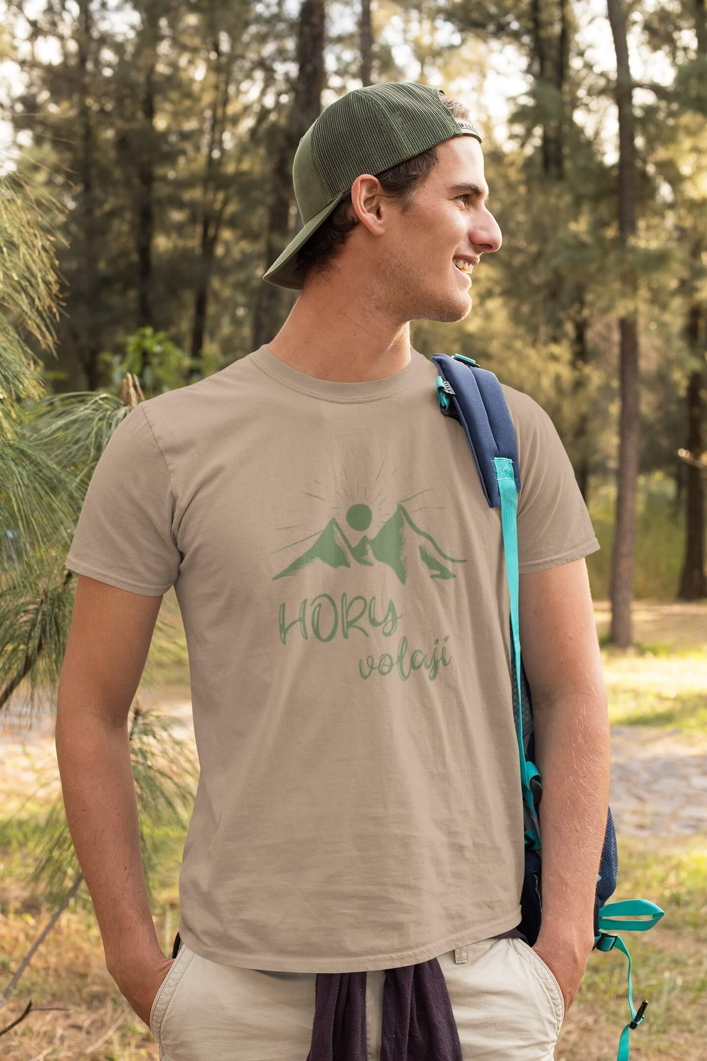 Pánské tričko Hory volají Barva: Písková