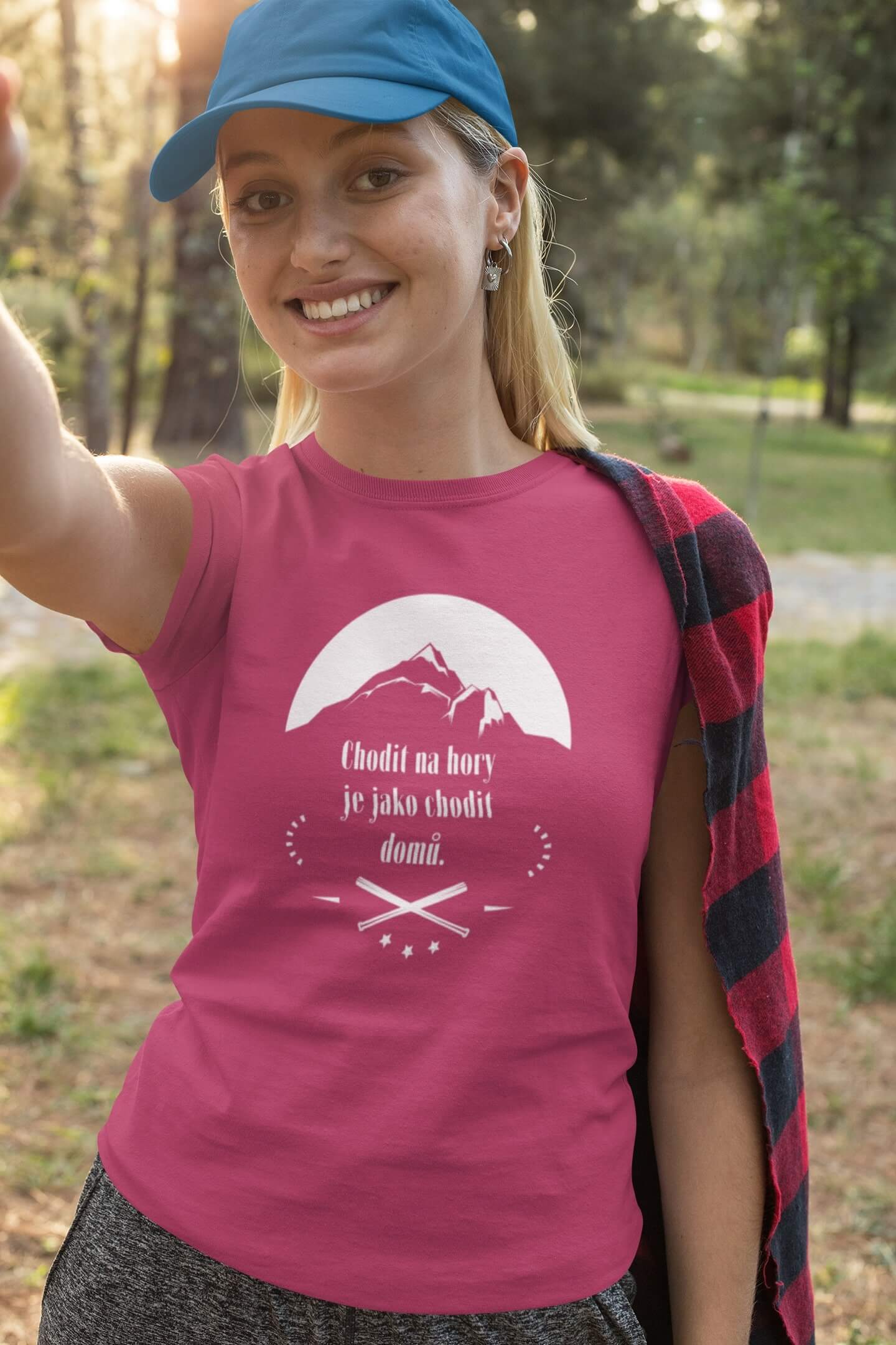 Dámské tričko Chodit na hory Barva: Purpurová