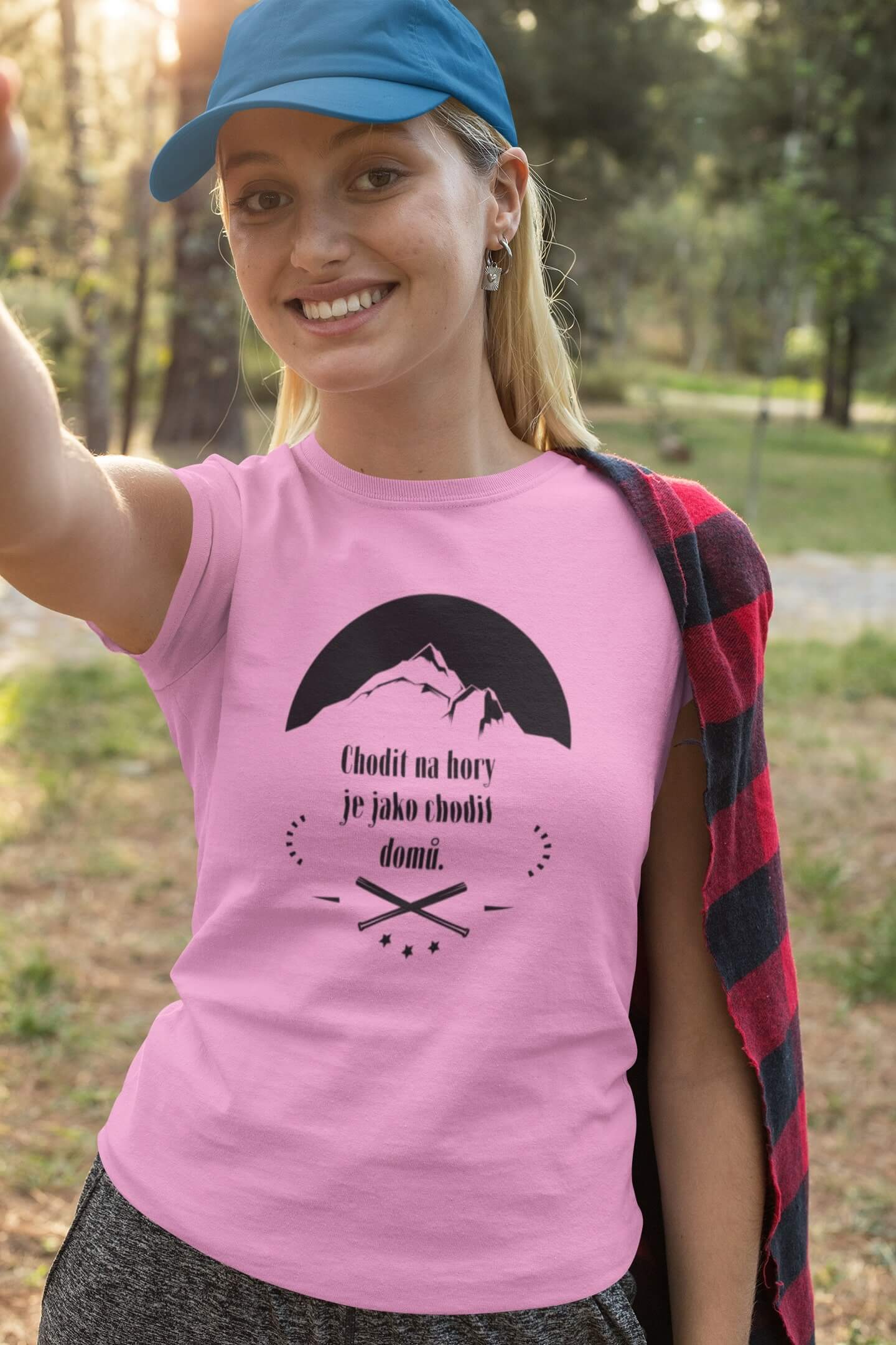 Dámské tričko Chodit na hory Barva: Ružová