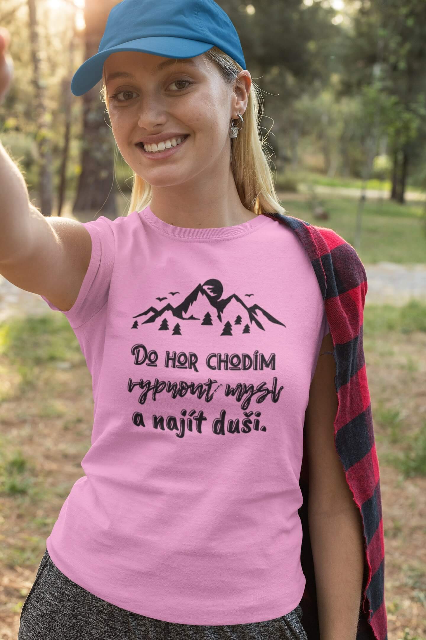 Dámské tričko Do hor chodím Barva: Ružová