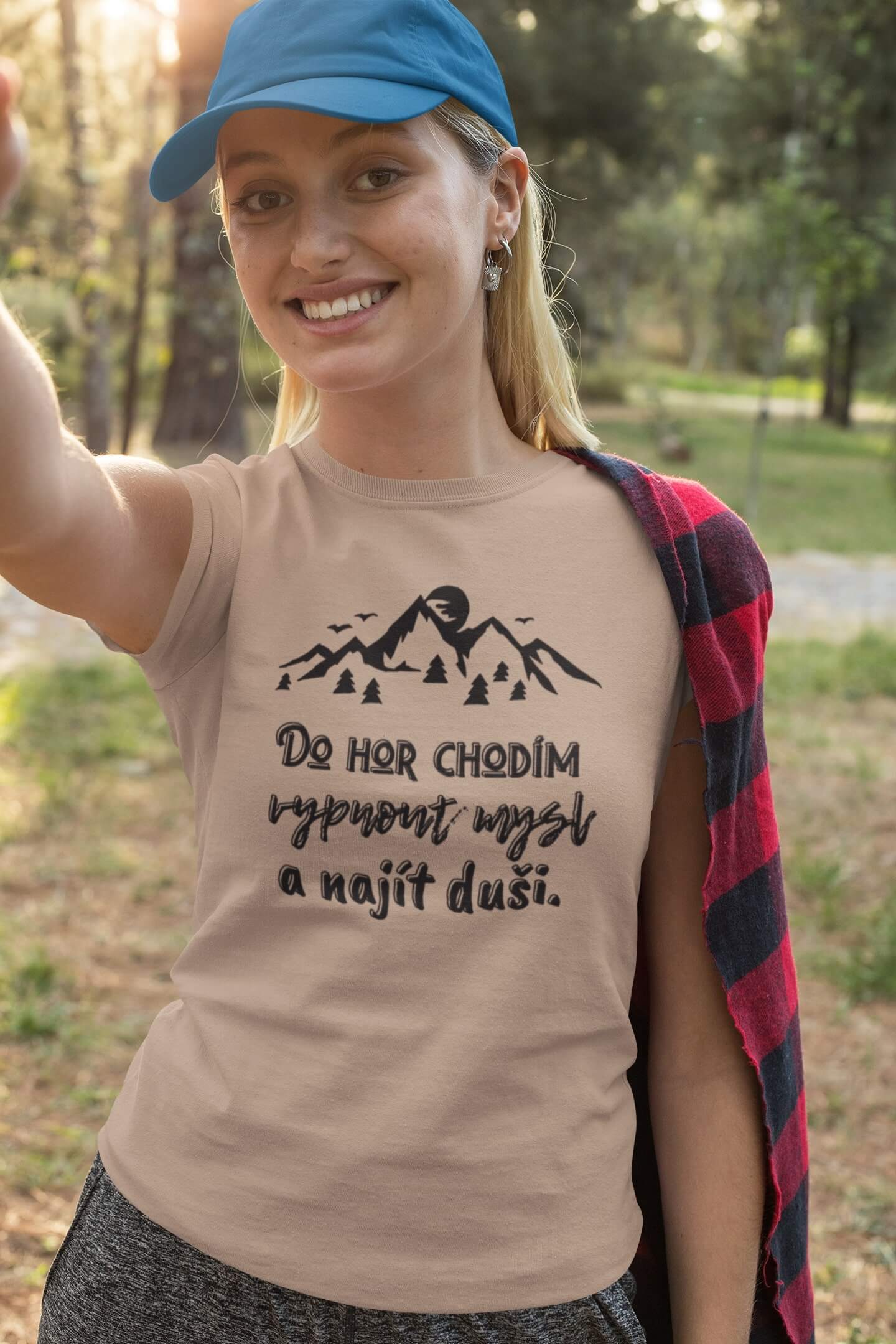 Dámské tričko Do hor chodím Barva: Písková