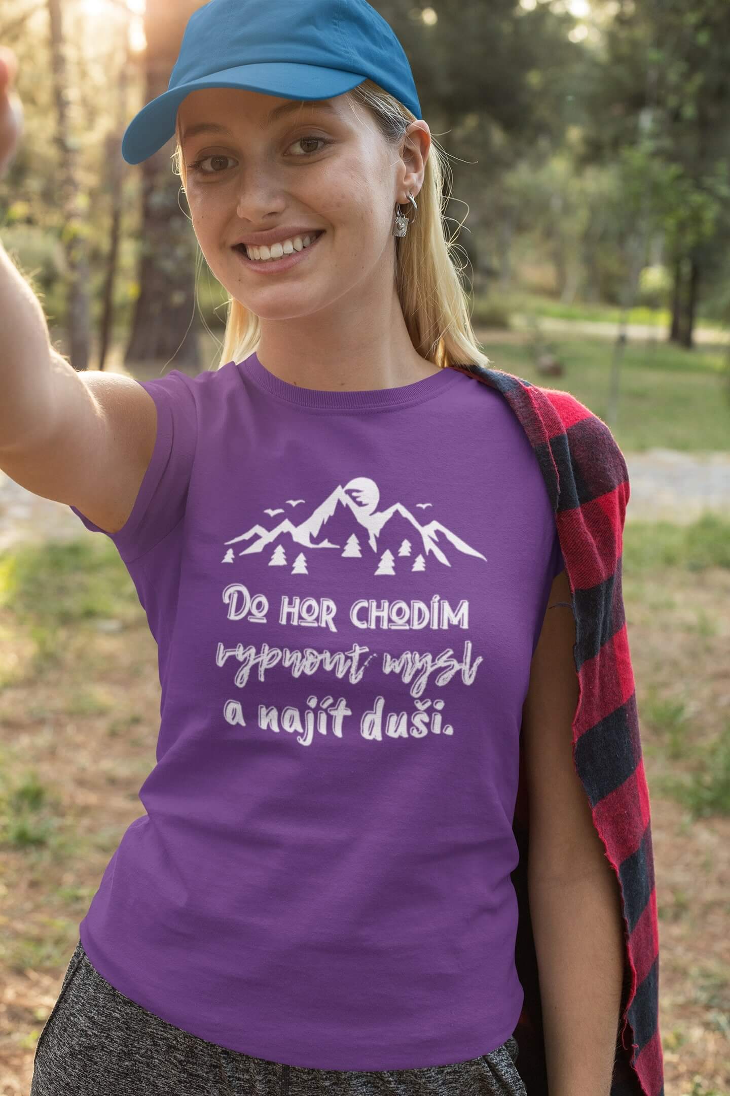 Dámské tričko Do hor chodím Barva: Fialová