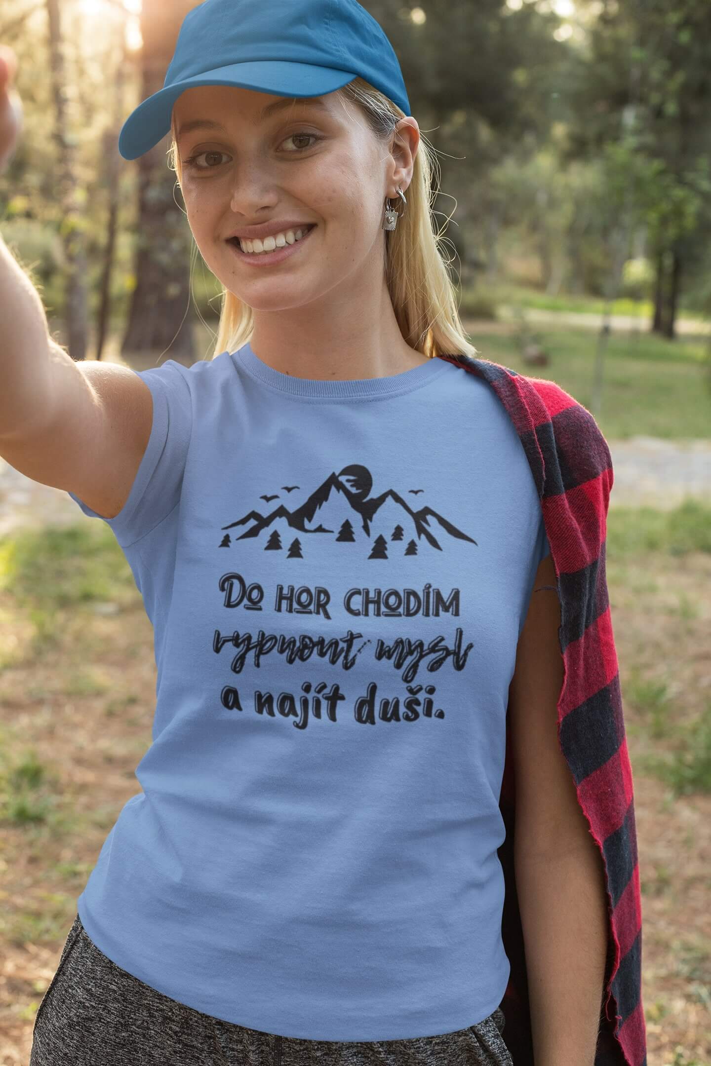 Dámské tričko Do hor chodím Barva: Světlemodrá