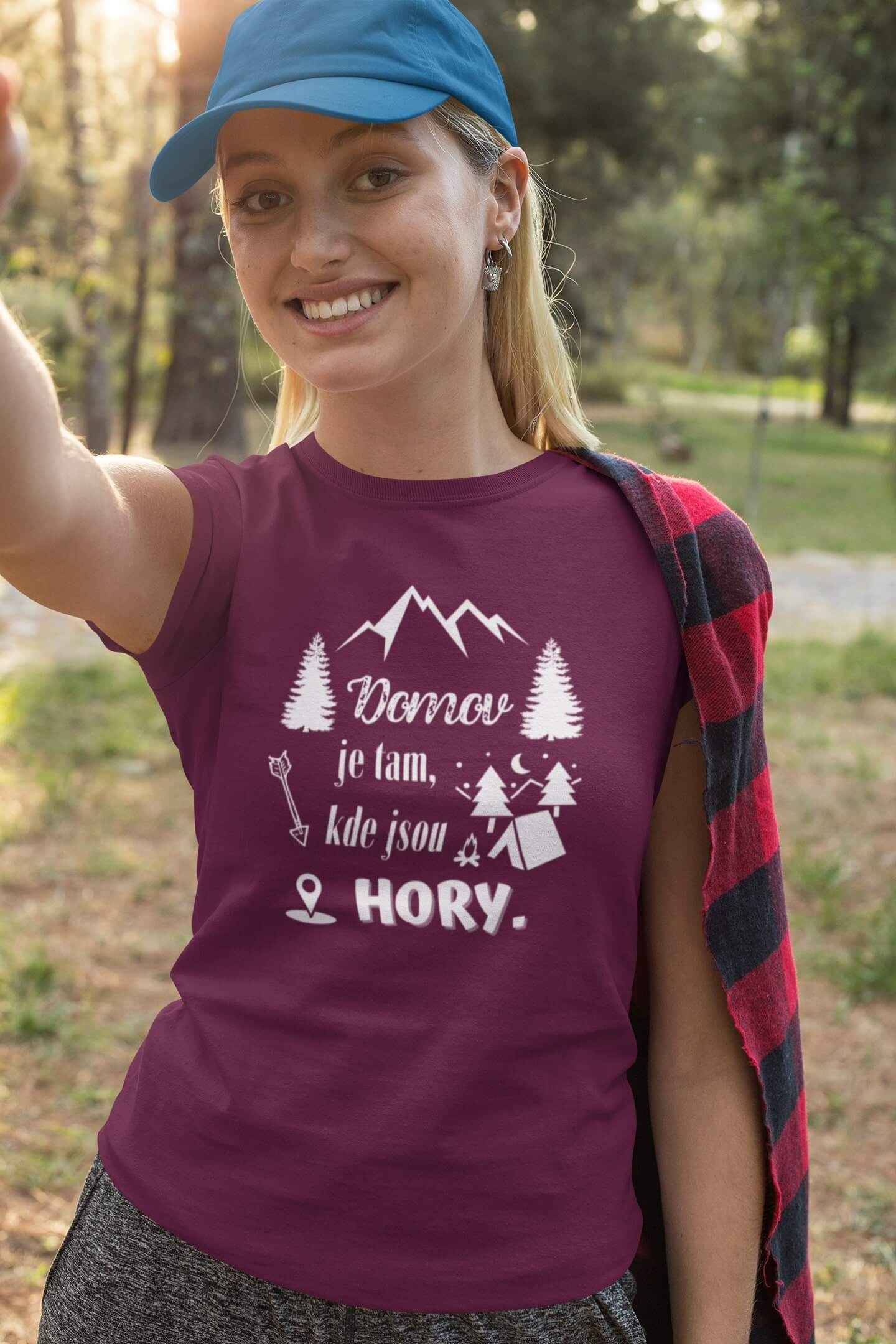 Dámské tričko Domov je tam, kde jsou hory Barva: Fuchsiová, Velikost: 2XL