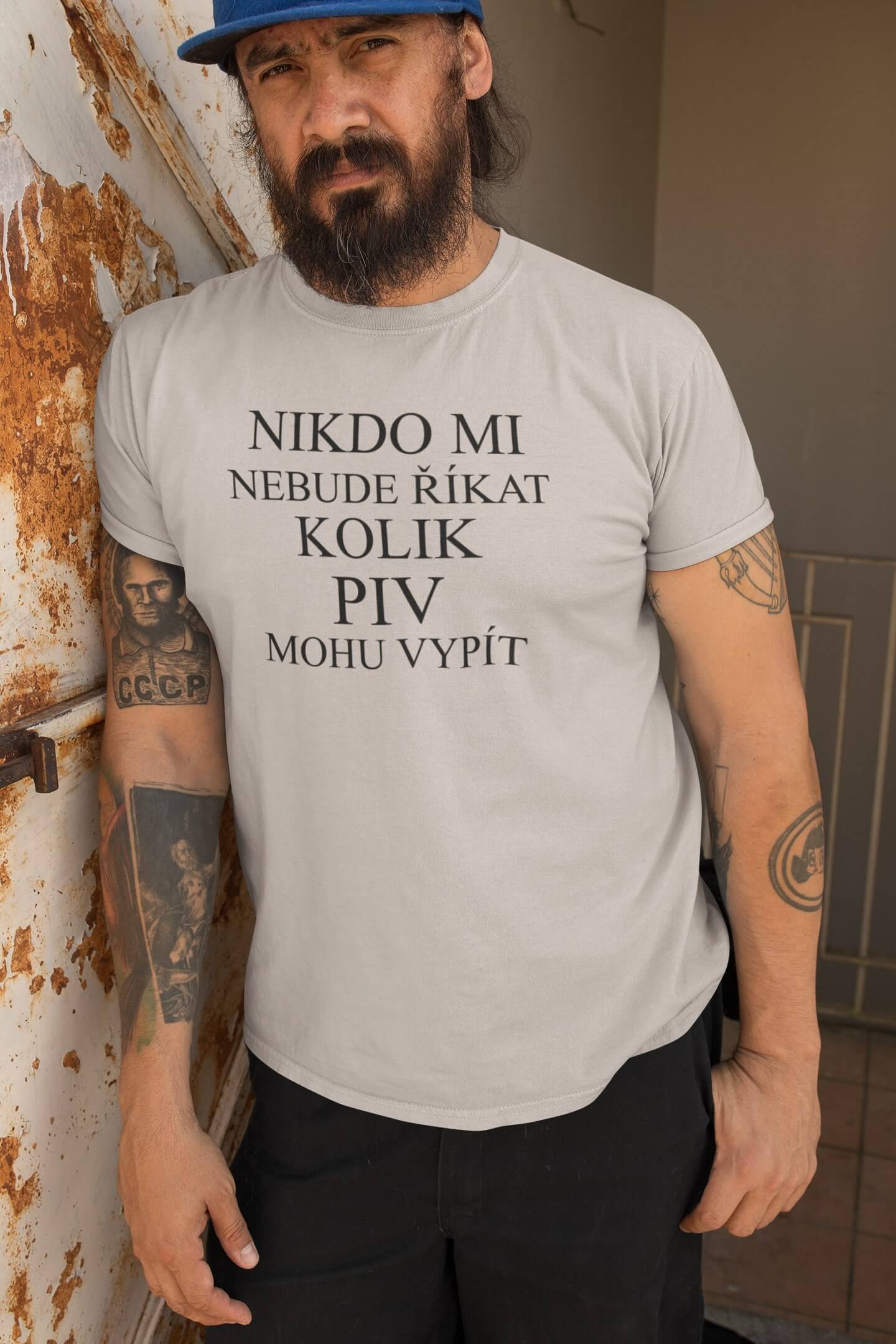 Šedá