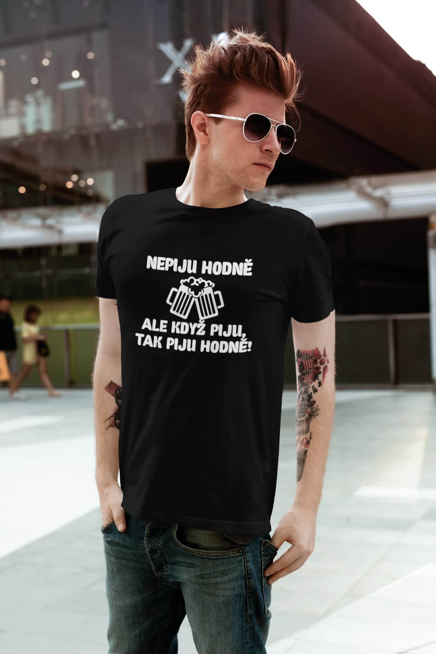 Šedá