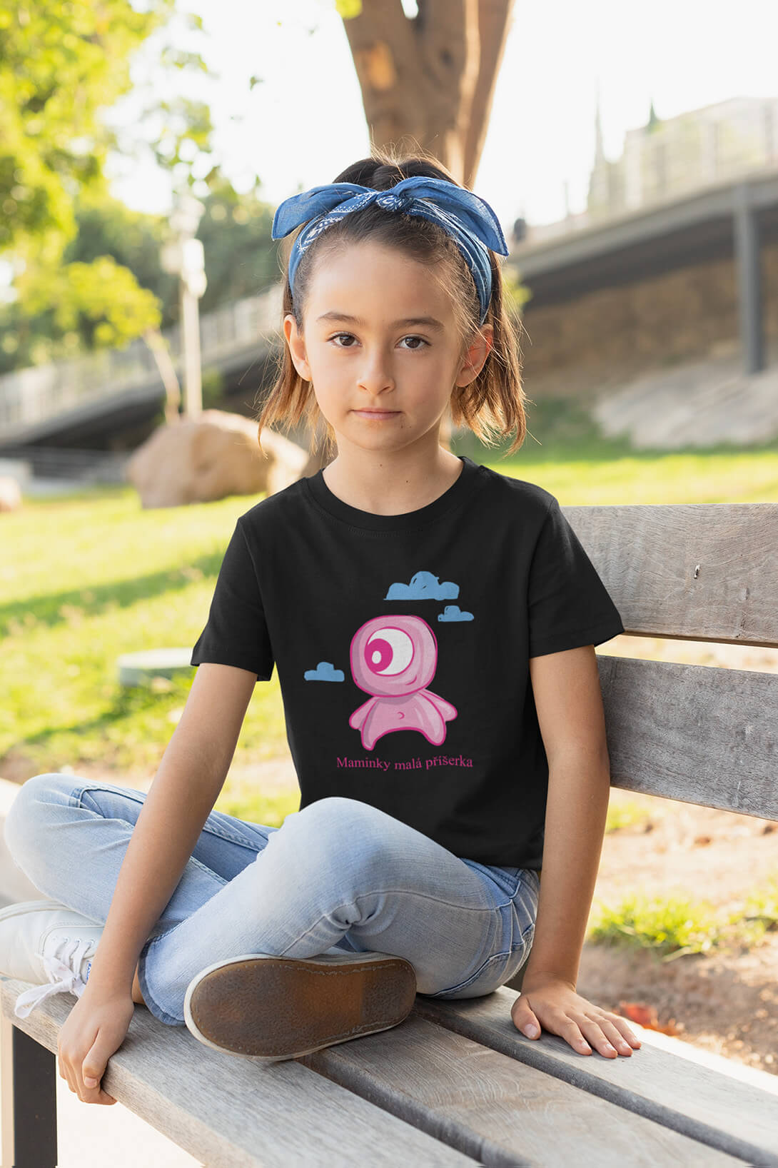 Dívčí tričko Maminky malá příšerka Barva: Černá, Velikost: 134